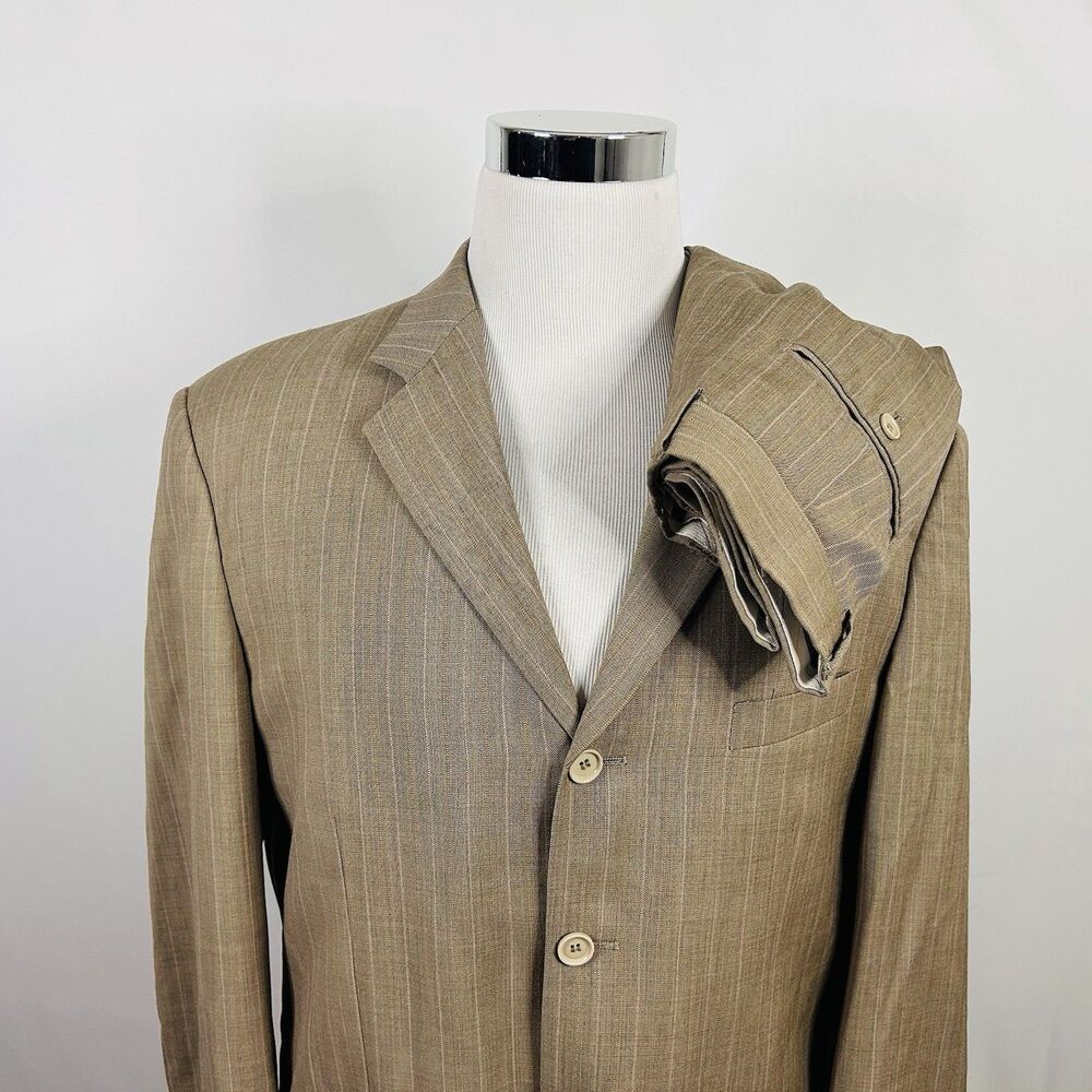 Mantoni 46L Suit 36x31 Pleated Beige Striped 100% Wool Four Button Lined